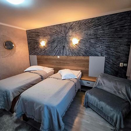 Hotel Dorobanti Iasi Bagian luar foto