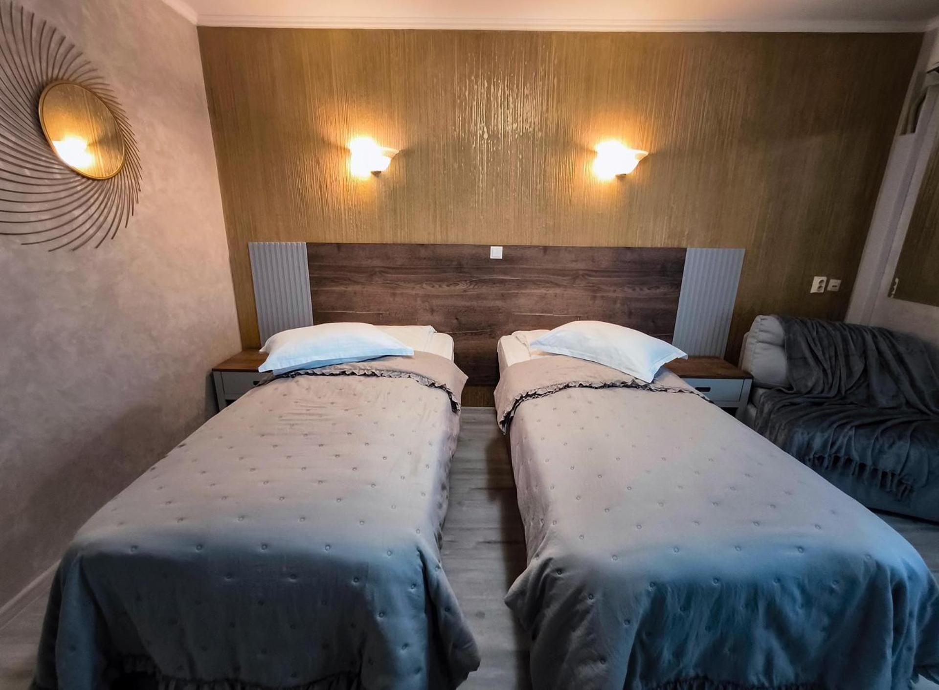 Hotel Dorobanti Iasi Bagian luar foto