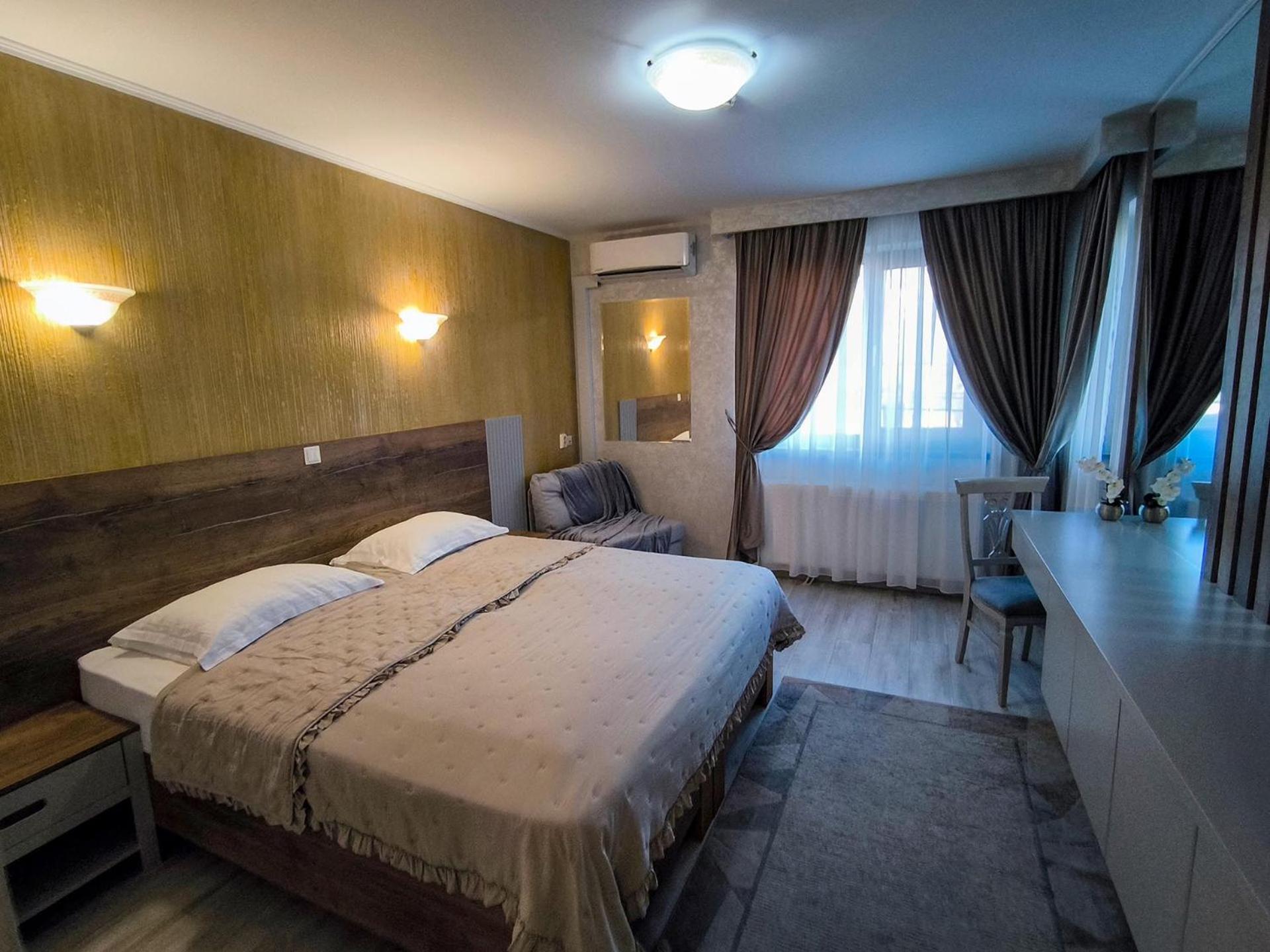 Hotel Dorobanti Iasi Bagian luar foto