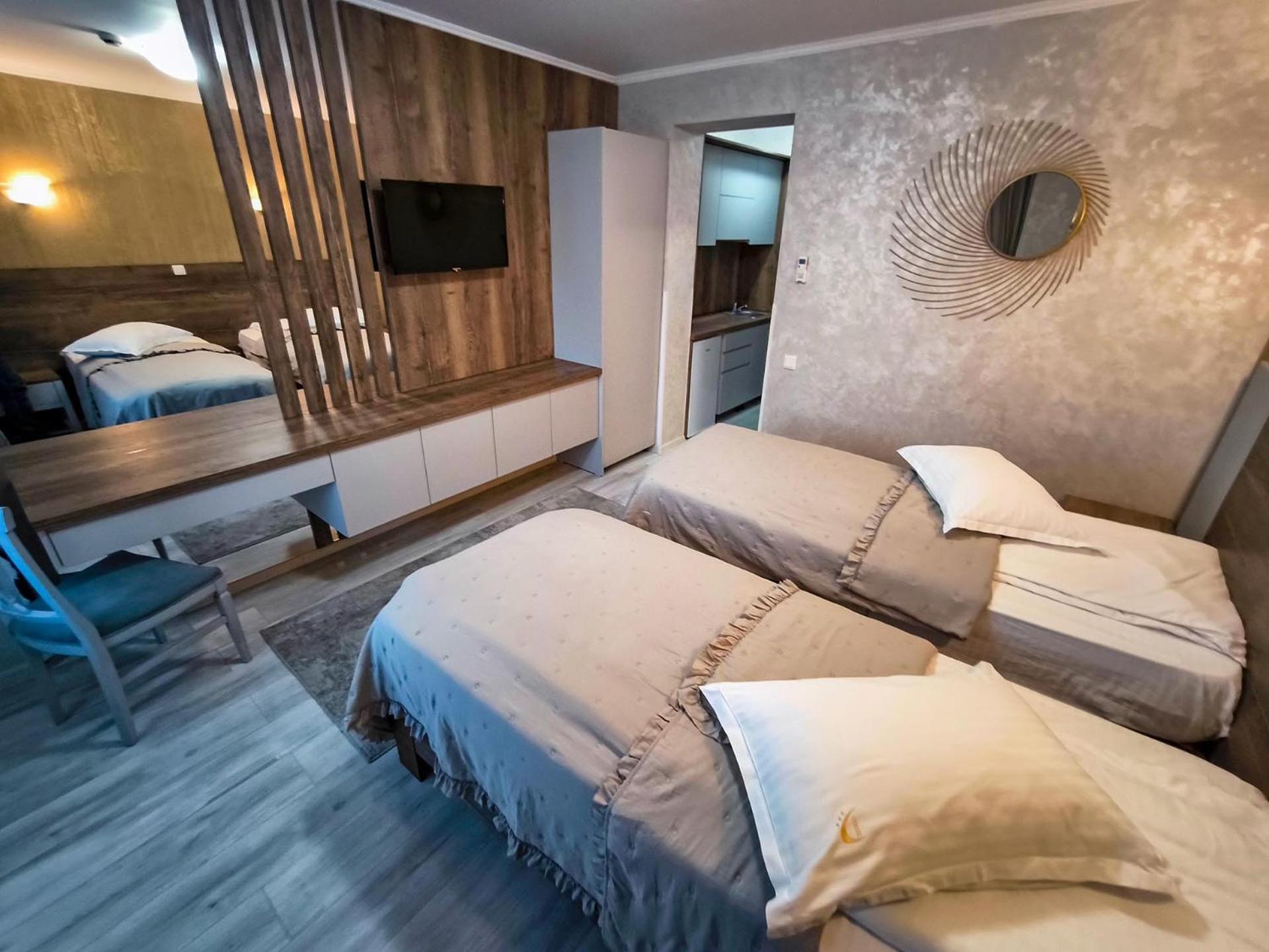 Hotel Dorobanti Iasi Bagian luar foto