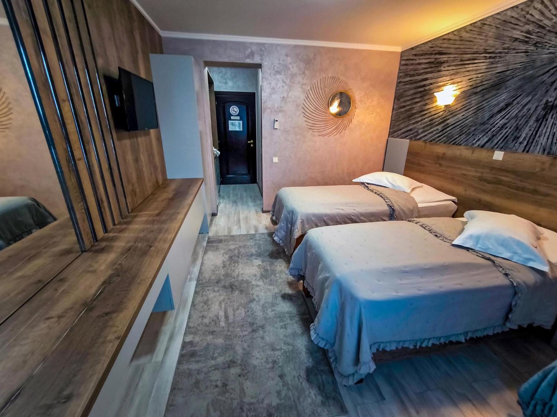 Hotel Dorobanti Iasi Bagian luar foto